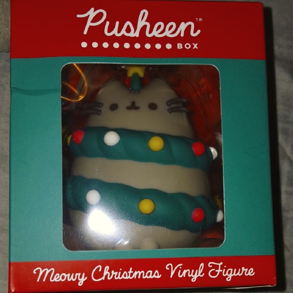 Pusheen Holiday Tree Vinyl Figure